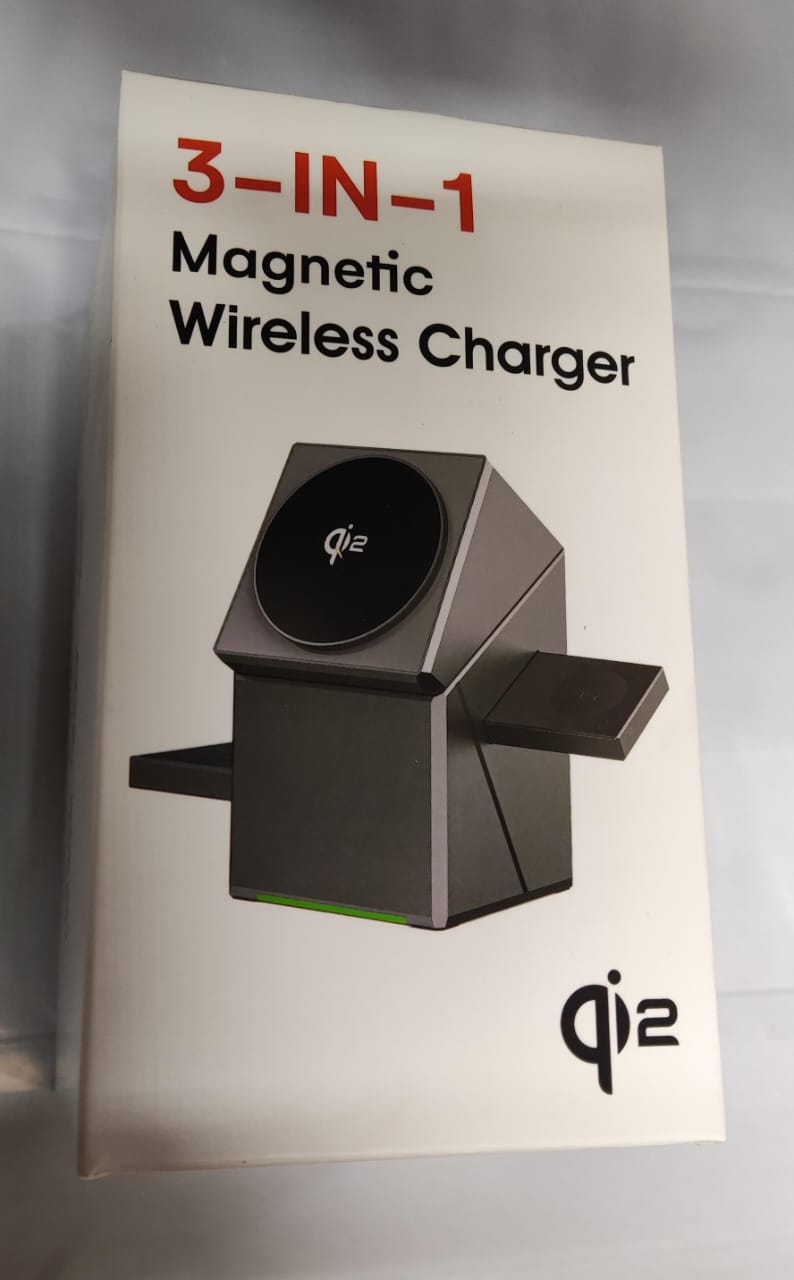 3-in-1 Magnetic Wireless Charger ©